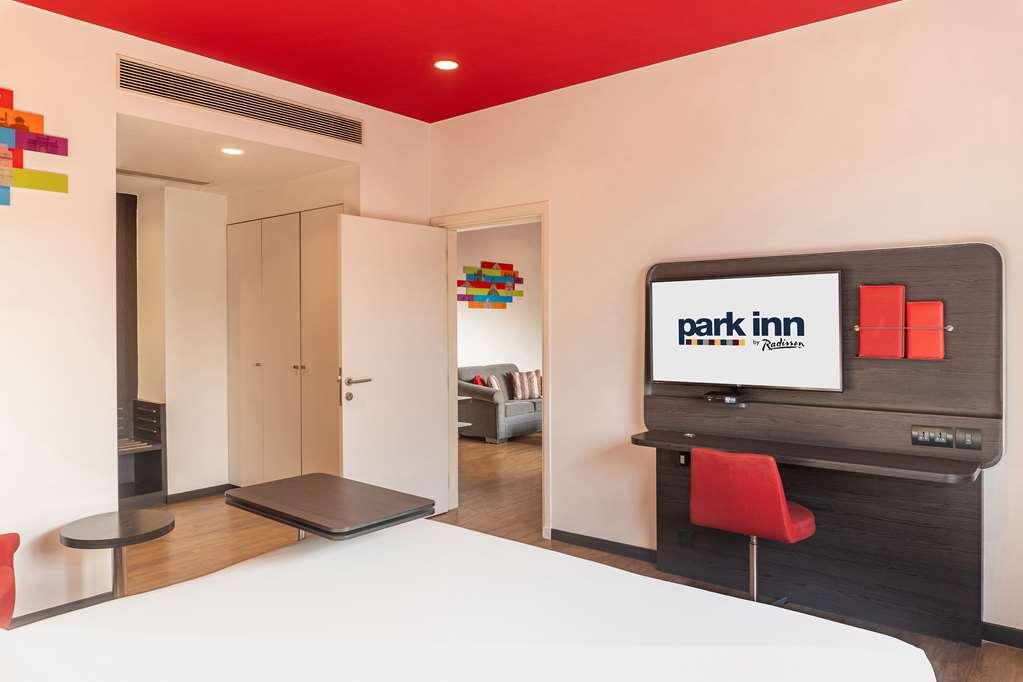 Park Inn By Radisson New Delhi Lajpat Nagar Номер фото